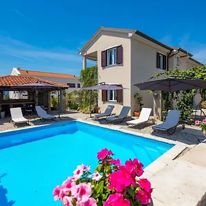  Appartement Bugenvila Kroatië