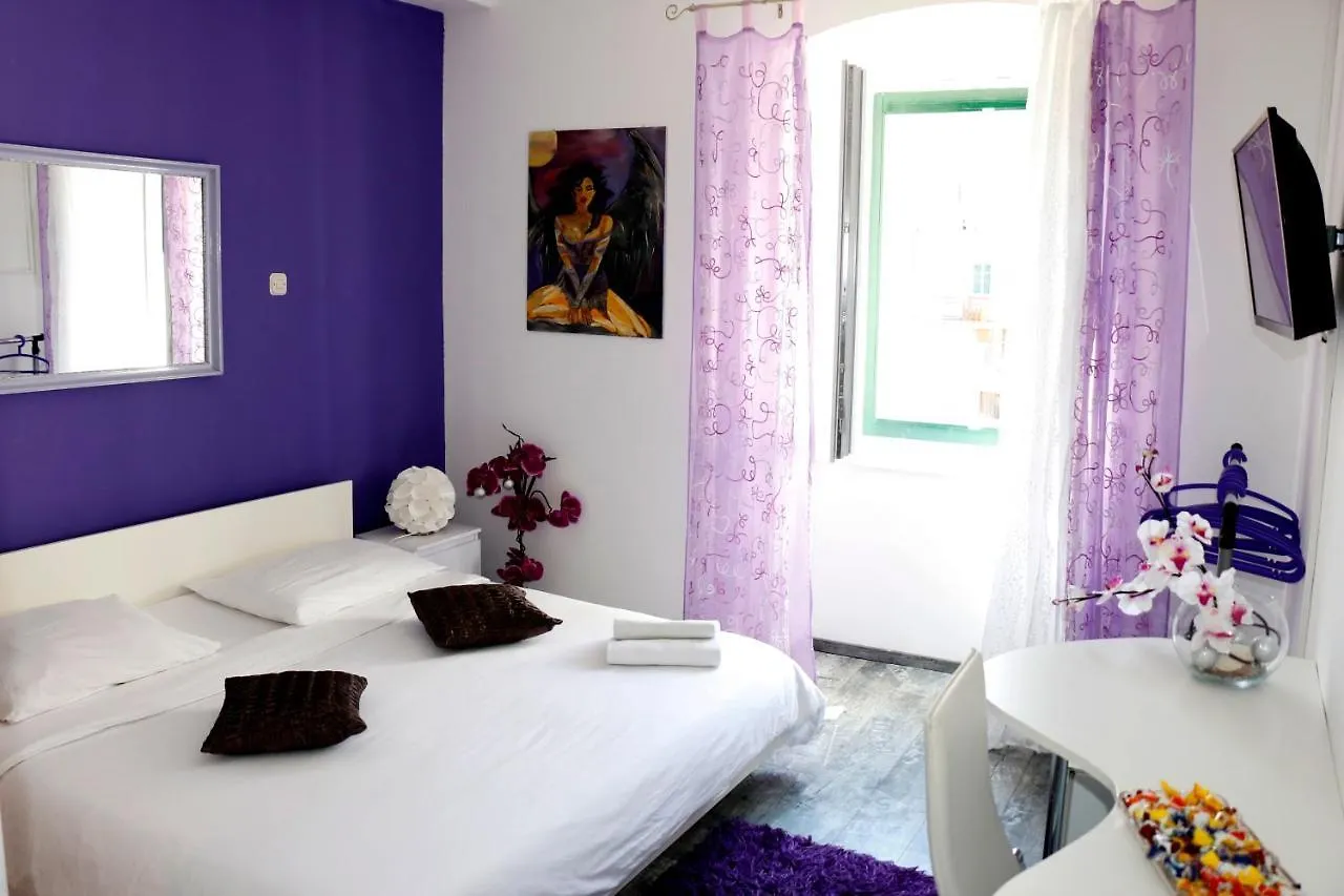Rooms And Apartment Stambuk Gostinjska kuća