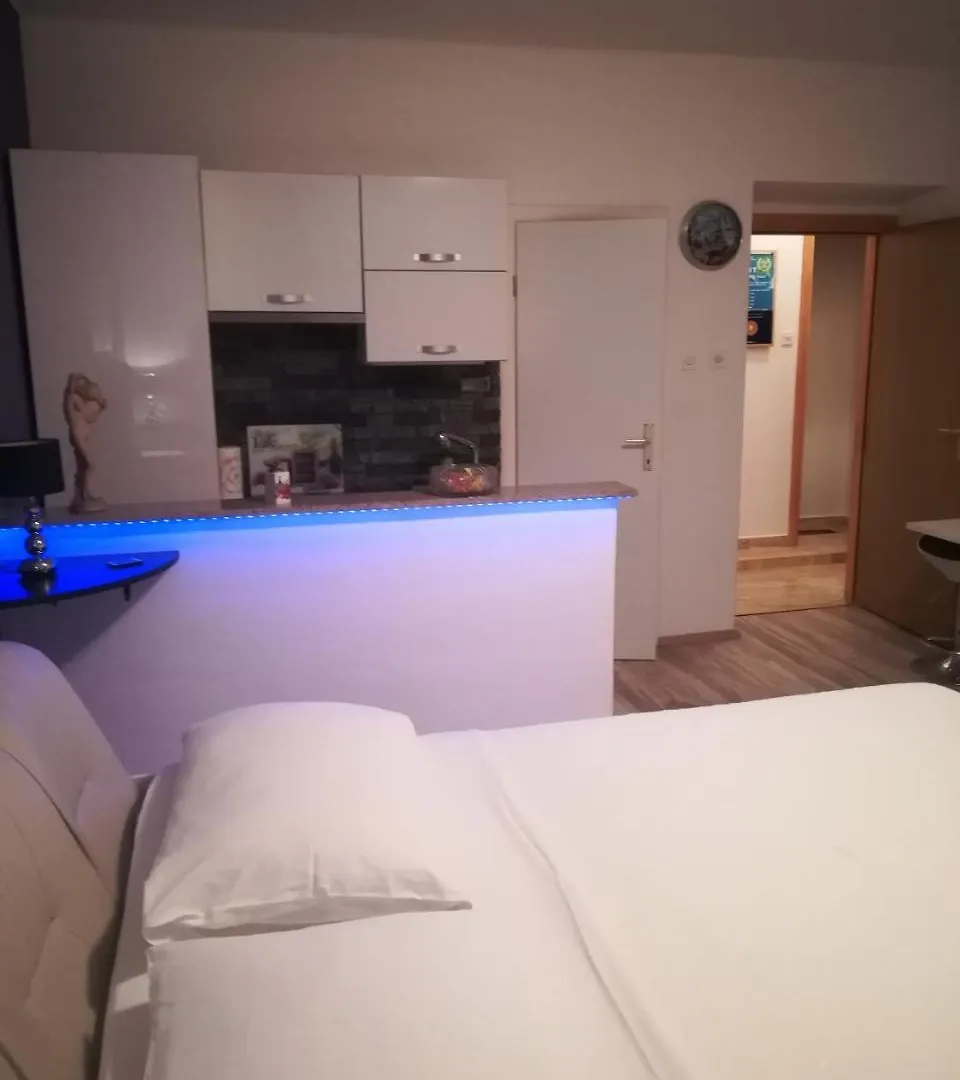Rooms And Apartment Stambuk Croatia