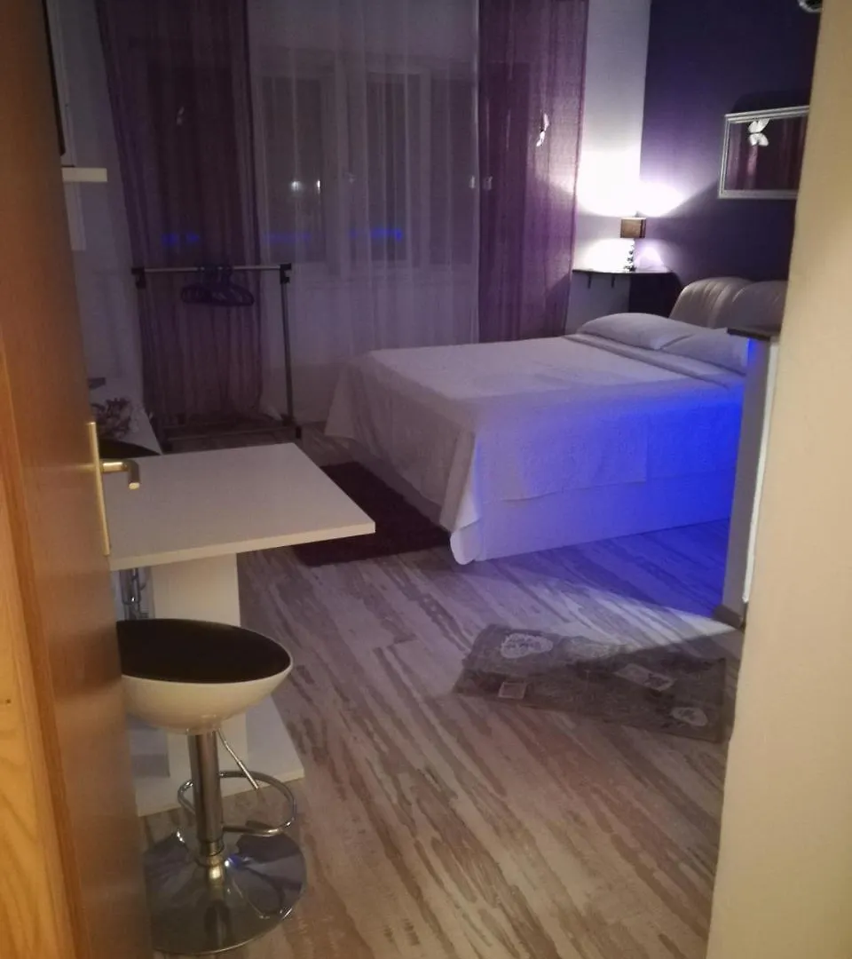 Rooms And Apartment Stambuk 3*, Split Croatia