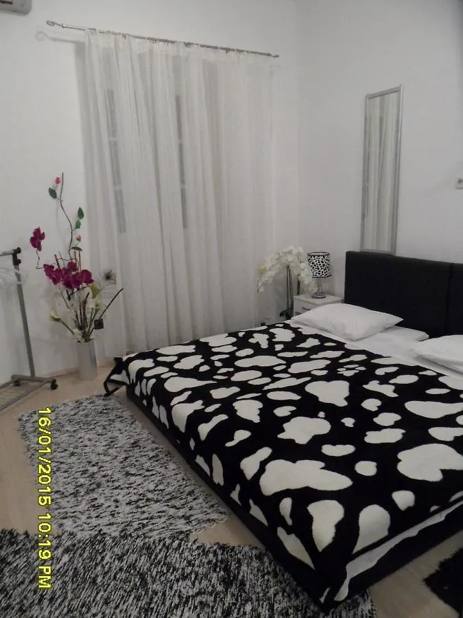 Gostinjska kuća Rooms And Apartment Stambuk