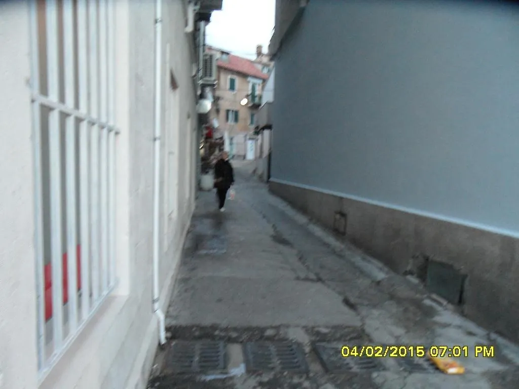 *** Pensión Rooms&Apartment Stambuk Split Croacia